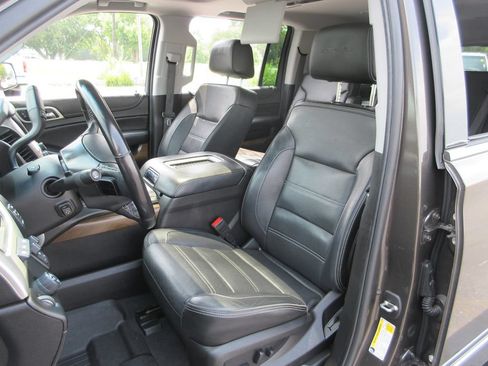 Used 2019 GMC Yukon XL Denali w/ Open Road Package RWD image 23