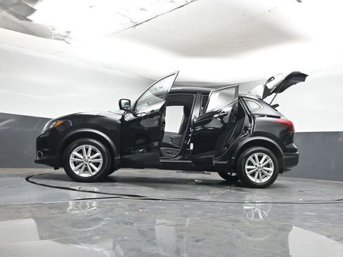 Used 2018 Nissan Rogue Sport SV w/ SV Technology Package image 39