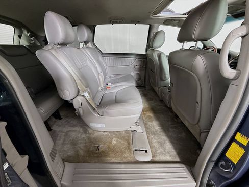 Used 2009 Toyota Sienna XLE Limited AWD/4WD image 26