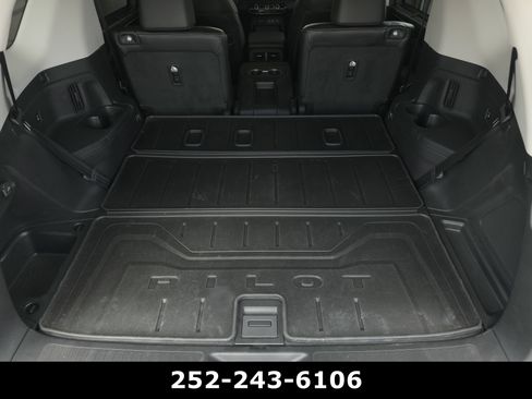 Used 2025 Honda Pilot Touring image 31