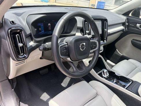 Used 2025 Volvo XC40 B5 Ultra w/ Protection Package Premier AWD/4WD image 14