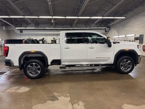 New 2026 GMC Sierra 2500 SLE AWD/4WD image 7