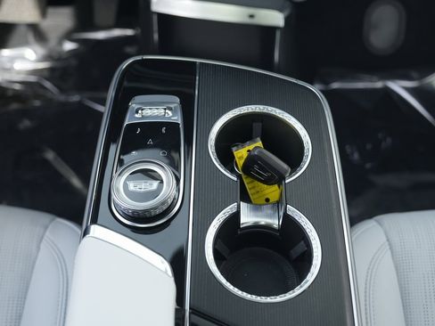 Used 2024 Cadillac Lyriq Luxury image 41