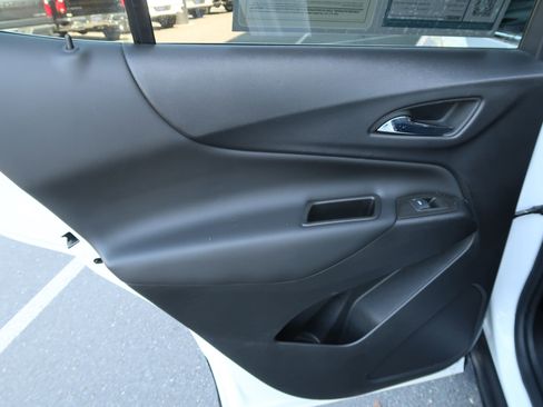 Used 2023 Chevrolet Equinox LT FWD image 35