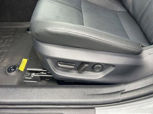 Used 2025 Toyota Camry XSE image 3