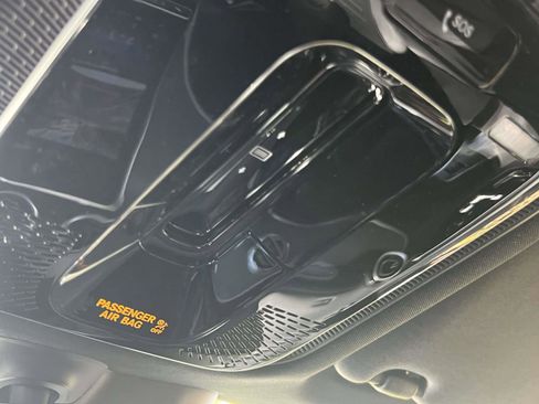 Used 2025 Mercedes-Benz GLC 350e 4MATIC image 13