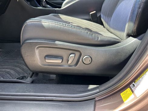 Used 2018 Toyota Highlander Plus image 17