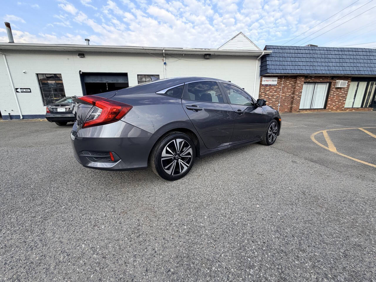 Used 2018 Honda Civic EX-L image 42