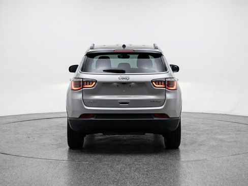 Used 2025 Jeep Compass Limited image 7