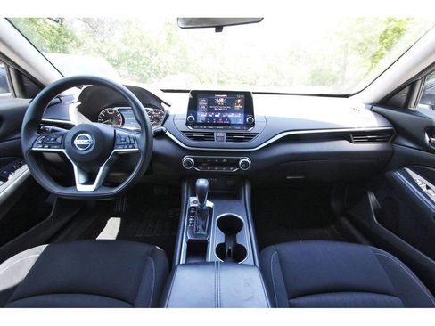 Used 2022 Nissan Altima 2.5 SV FWD image 8
