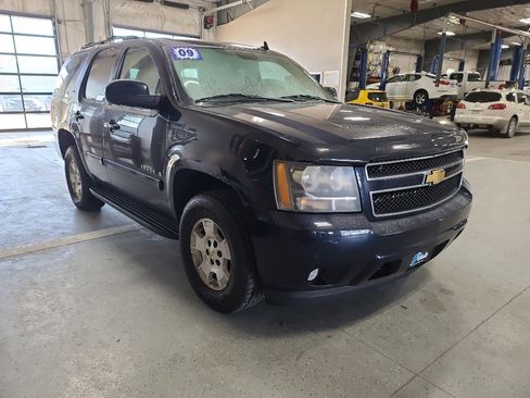 Used 2009 Chevrolet Tahoe LT w/ Luxury Package image 3