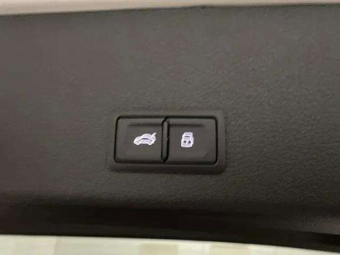 Used 2024 Audi Q8 e-tron Premium Plus w/ Premium Plus Package image 8