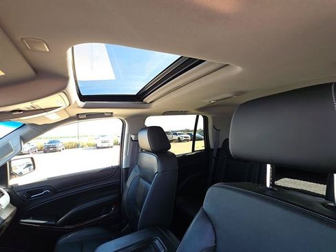 Used 2017 GMC Yukon SLT w/ Premium Edition RWD image 10