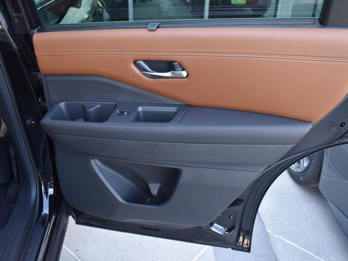 New 2026 Nissan Pathfinder Platinum FWD image 67
