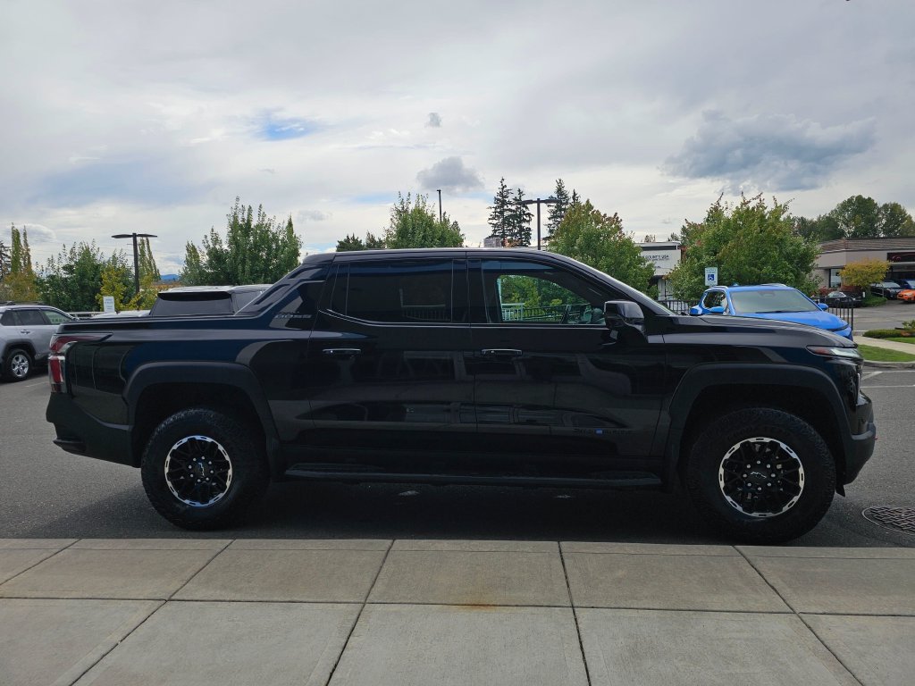 Used 2026 Chevrolet Silverado EV Trail Boss AWD/4WD image 8