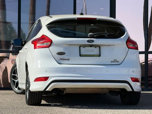Used 2015 Ford Focus SE w/ SE Sport Package FWD image 8