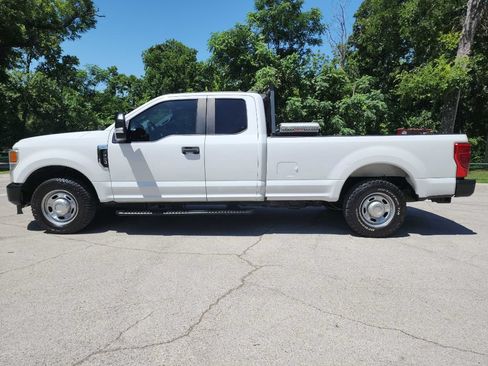 Used 2020 Ford F250 XL w/ Power Equipment Group RWD image 4