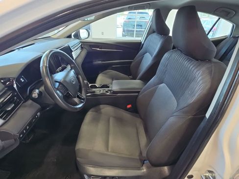 Used 2025 Toyota Camry LE AWD/4WD image 17