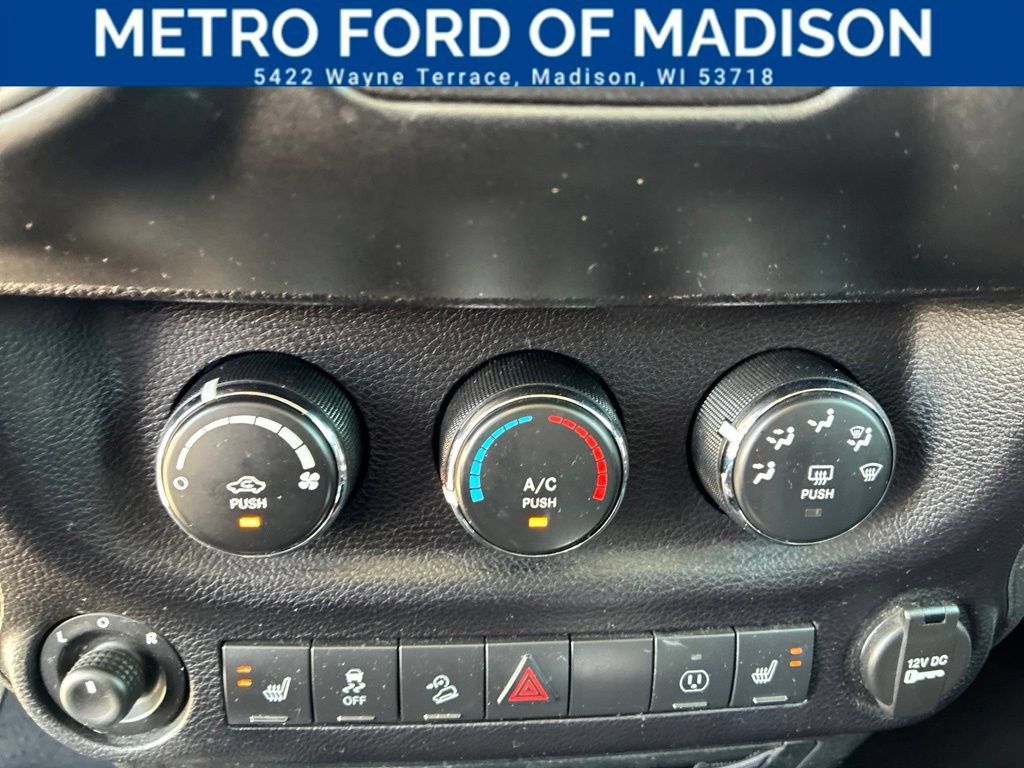 Used 2015 Jeep Wrangler Sahara AWD/4WD image 21