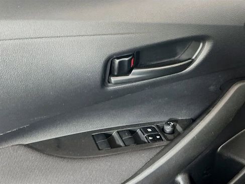 Used 2022 Toyota Corolla LE FWD image 16