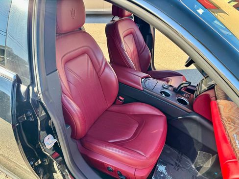 Used 2019 Maserati Quattroporte S Q4 AWD/4WD image 19