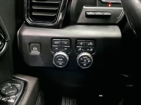 Used 2024 GMC Sierra 2500 AT4X AWD/4WD image 17