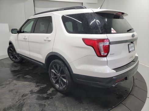 Used 2018 Ford Explorer XLT w/ Equipment Group 202A image 6