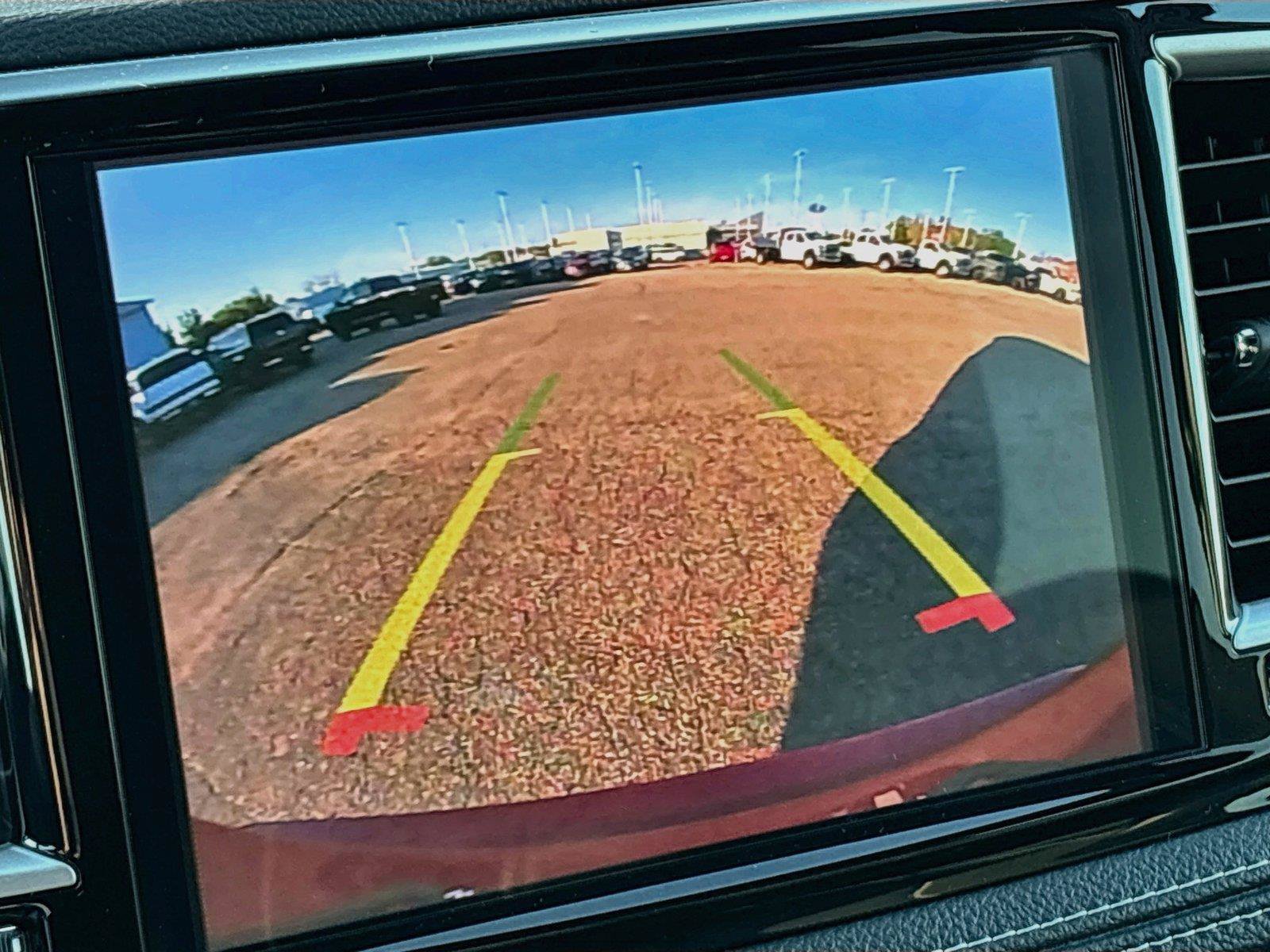New 2027 Chrysler Pacifica Select AWD/4WD image 6