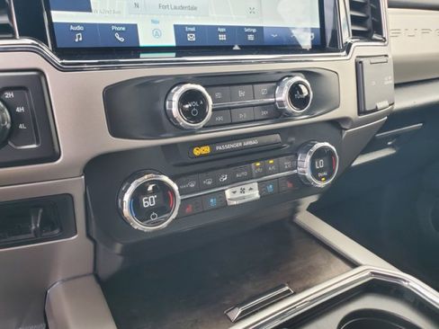 Certified 2022 Ford F250 Lariat w/ Lariat Ultimate Package image 24