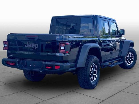 Used 2025 Jeep Gladiator Rubicon w/ Convenience Group AWD/4WD image 13