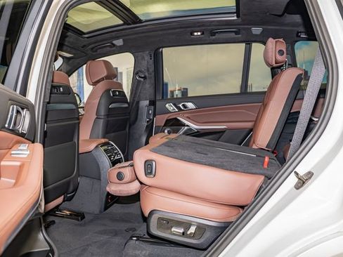 Certified 2024 BMW X7 xDrive40i w/ Executive Package image 22