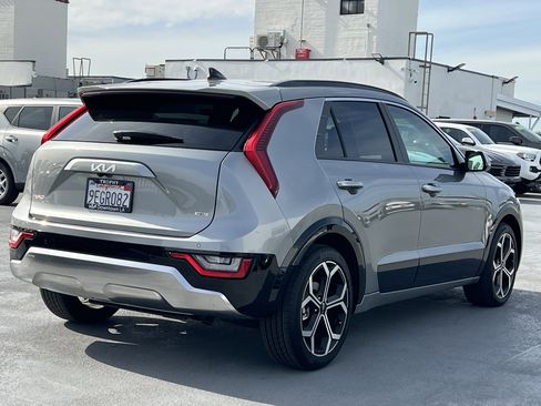 Certified 2023 Kia Niro SX Touring image 8