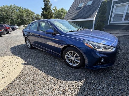 Used 2019 Hyundai Sonata SE FWD image 2