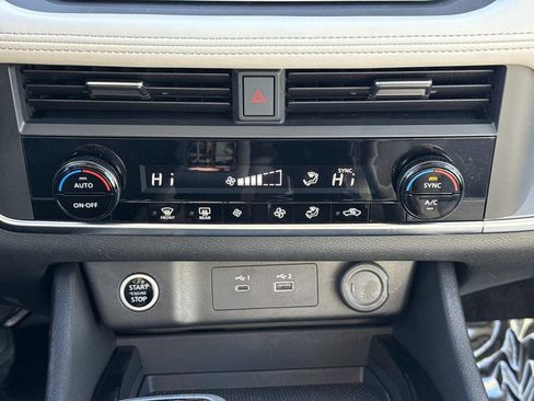 Used 2023 Nissan Rogue SV AWD/4WD image 6