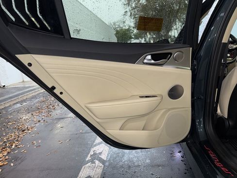 Used 2022 Kia Stinger GT2 image 24