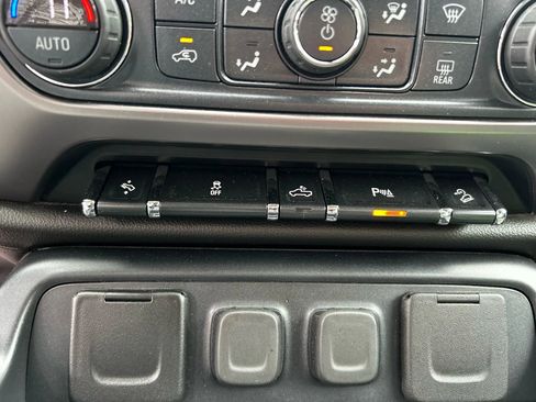 Used 2018 GMC Sierra 1500 SLT w/ All Terrain Package image 25