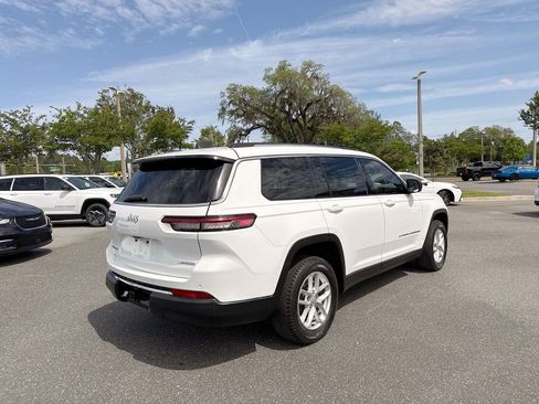 Used 2022 Jeep Grand Cherokee L Laredo w/ Luxury Tech Group I image 3