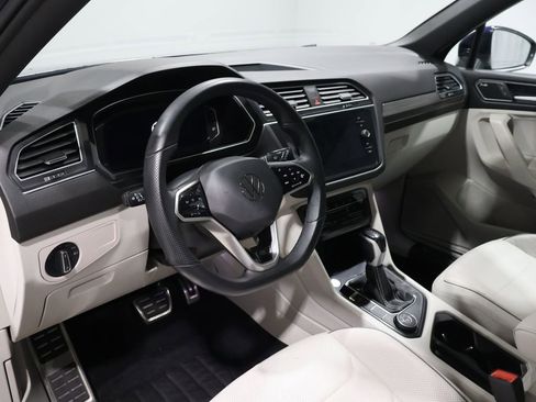 Used 2022 Volkswagen Tiguan SEL R-Line image 18