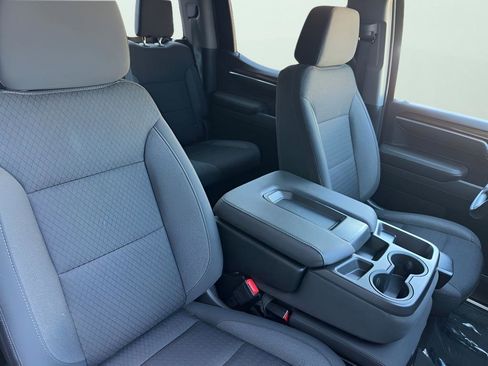 Used 2022 Chevrolet Silverado 1500 LT AWD/4WD image 35