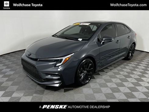 Certified 2025 Toyota Corolla SE image 1