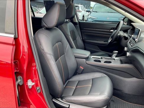 Used 2021 Nissan Altima 2.5 SR w/ SR Premium Package FWD image 9