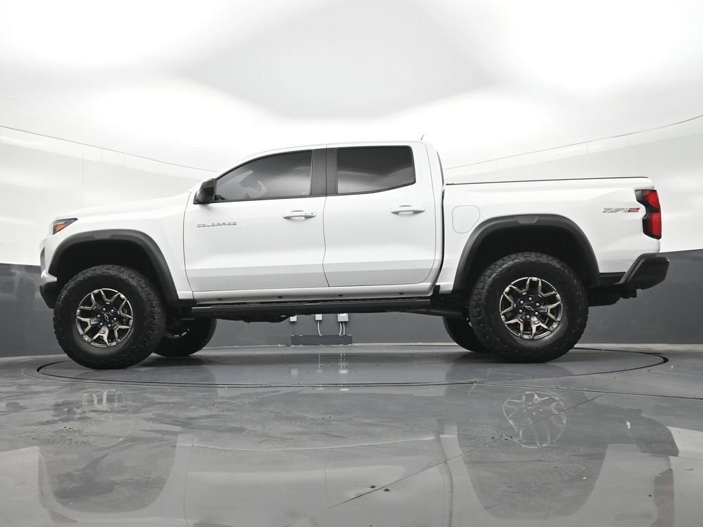 Used 2024 Chevrolet Colorado ZR2 AWD/4WD image 29