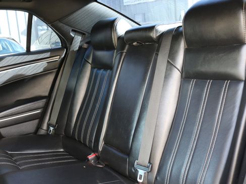 Used 2019 Chrysler 300 S image 20