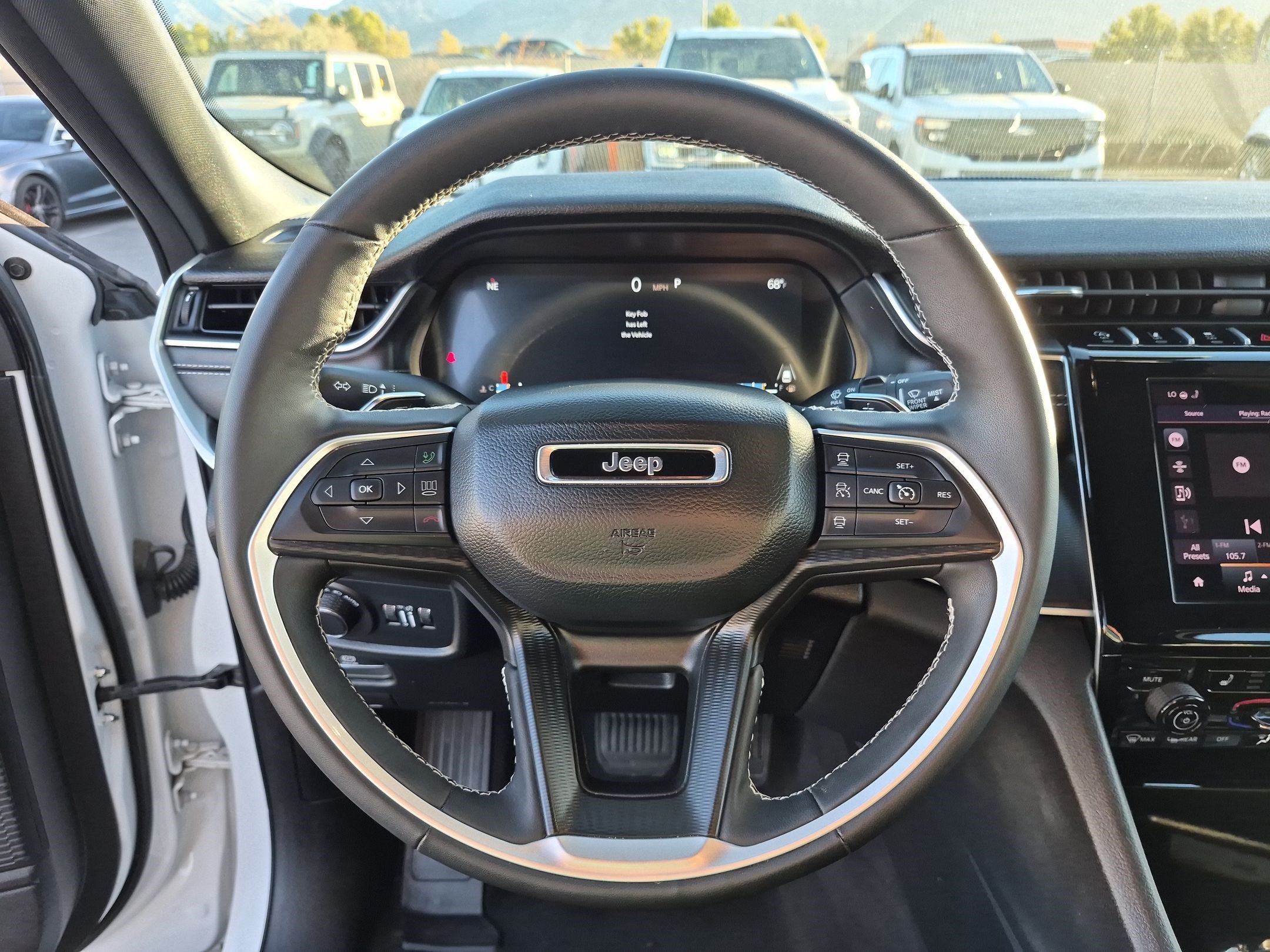Used 2025 Jeep Grand Cherokee Altitude AWD/4WD image 19