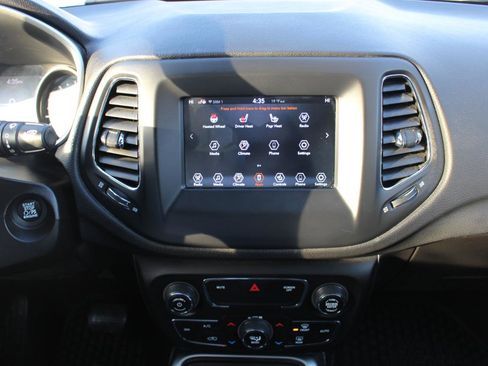 Used 2020 Jeep Compass Latitude w/ Popular Equipment Group AWD/4WD image 30