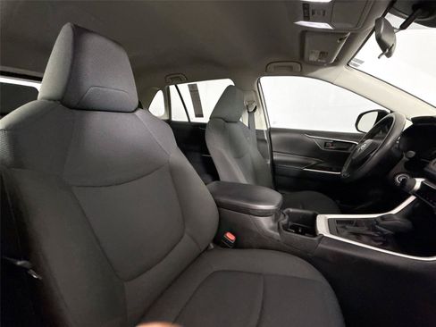 Certified 2022 Toyota RAV4 LE FWD image 39