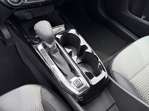 New 2026 Chevrolet Trax LT w/ LT Convenience Package FWD image 28