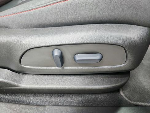 Used 2025 Chevrolet Blazer RS image 37