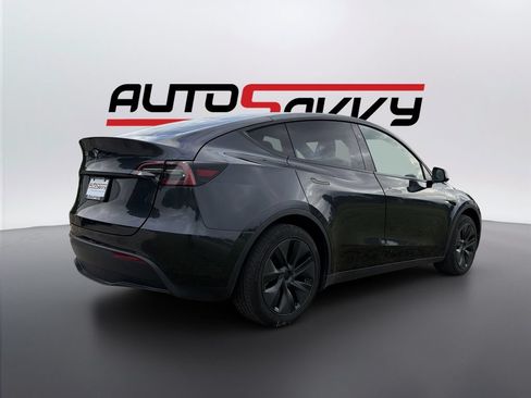 Used 2025 Tesla Model Y Long Range RWD image 5