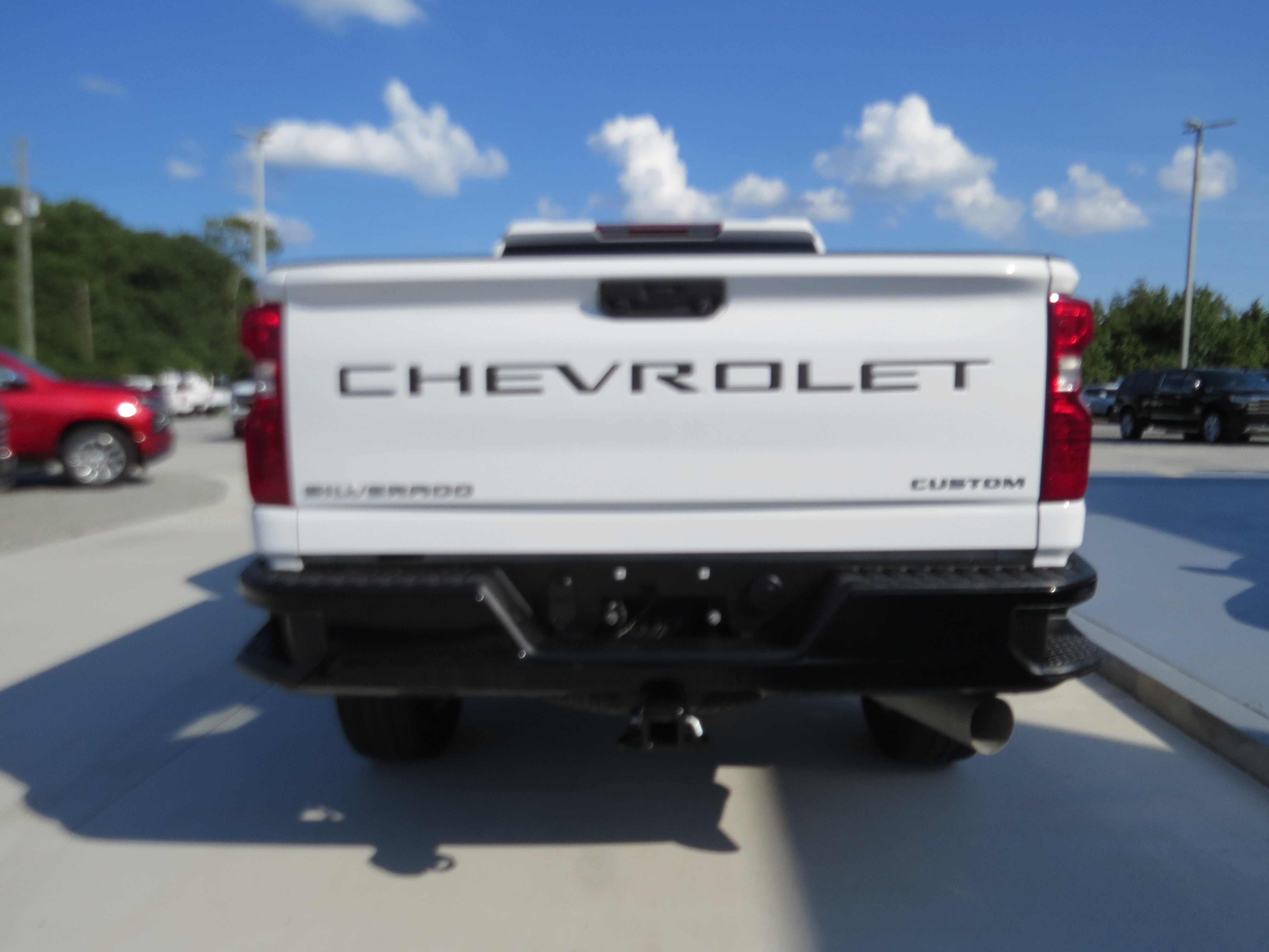 Used 2022 Chevrolet Silverado 2500 Custom w/ Custom Value Package AWD/4WD image 4